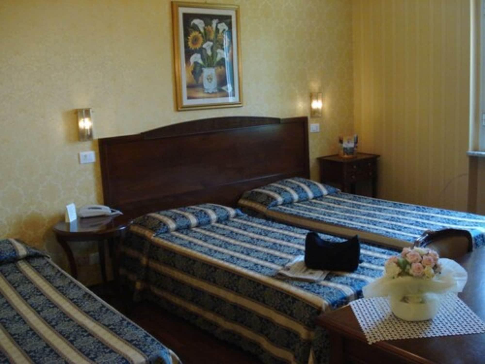 Hotel Villa Aricia アリッチャ エクステリア 写真