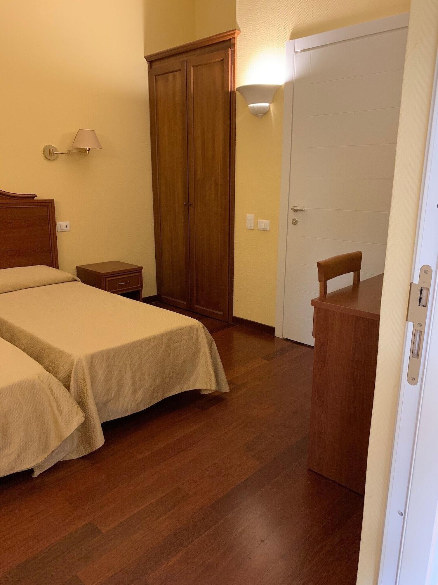Hotel Villa Aricia アリッチャ エクステリア 写真