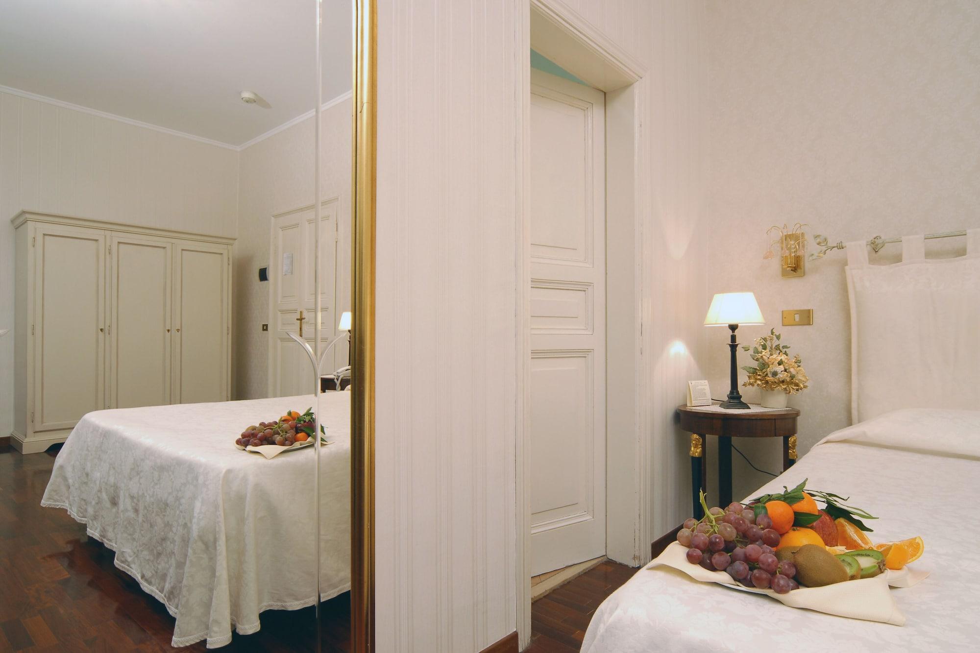 Hotel Villa Aricia アリッチャ エクステリア 写真