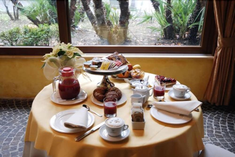 Hotel Villa Aricia アリッチャ エクステリア 写真
