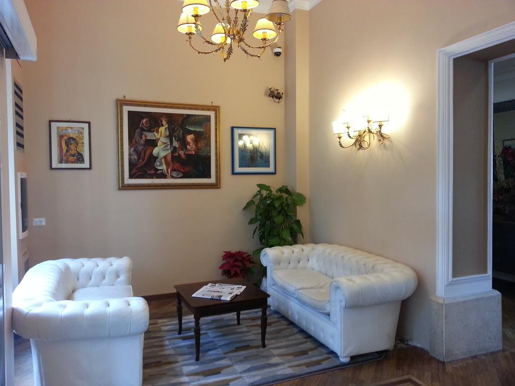 Hotel Villa Aricia アリッチャ エクステリア 写真