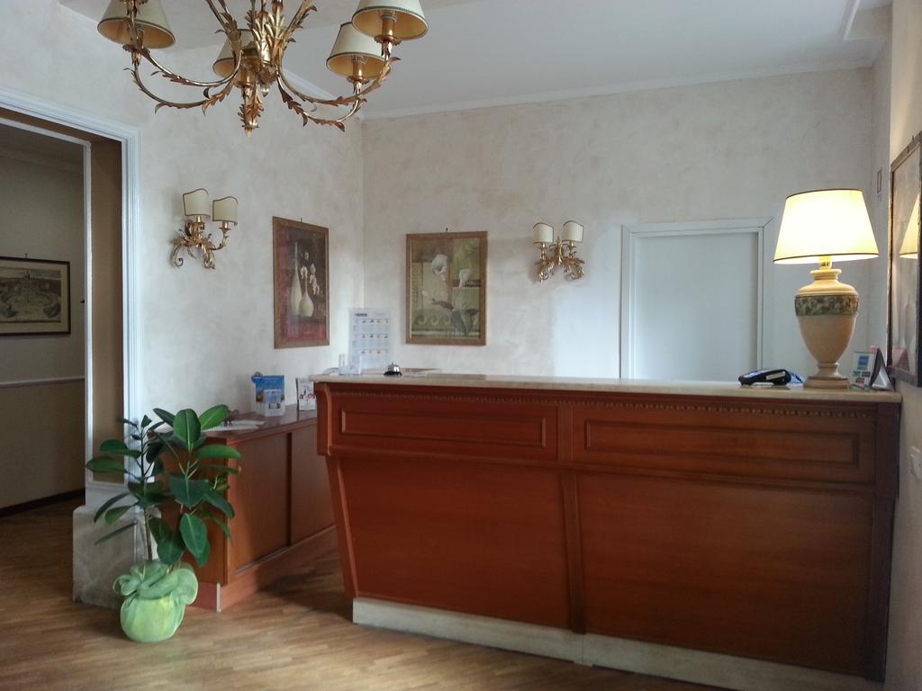 Hotel Villa Aricia アリッチャ エクステリア 写真